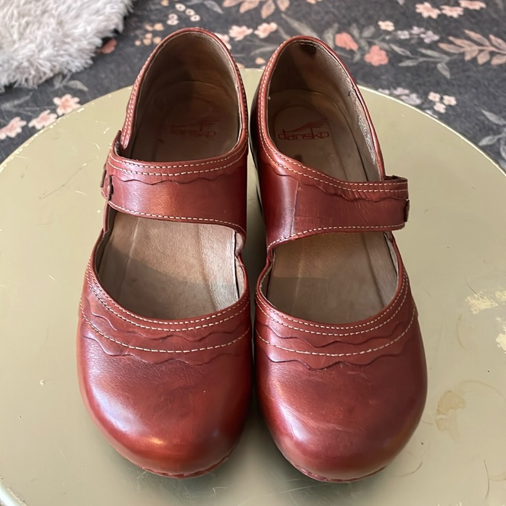 Dansko Harlow Mary Jane Red Brown Leather Clog Size 39 US 8.5-9 Boho Festival MJ